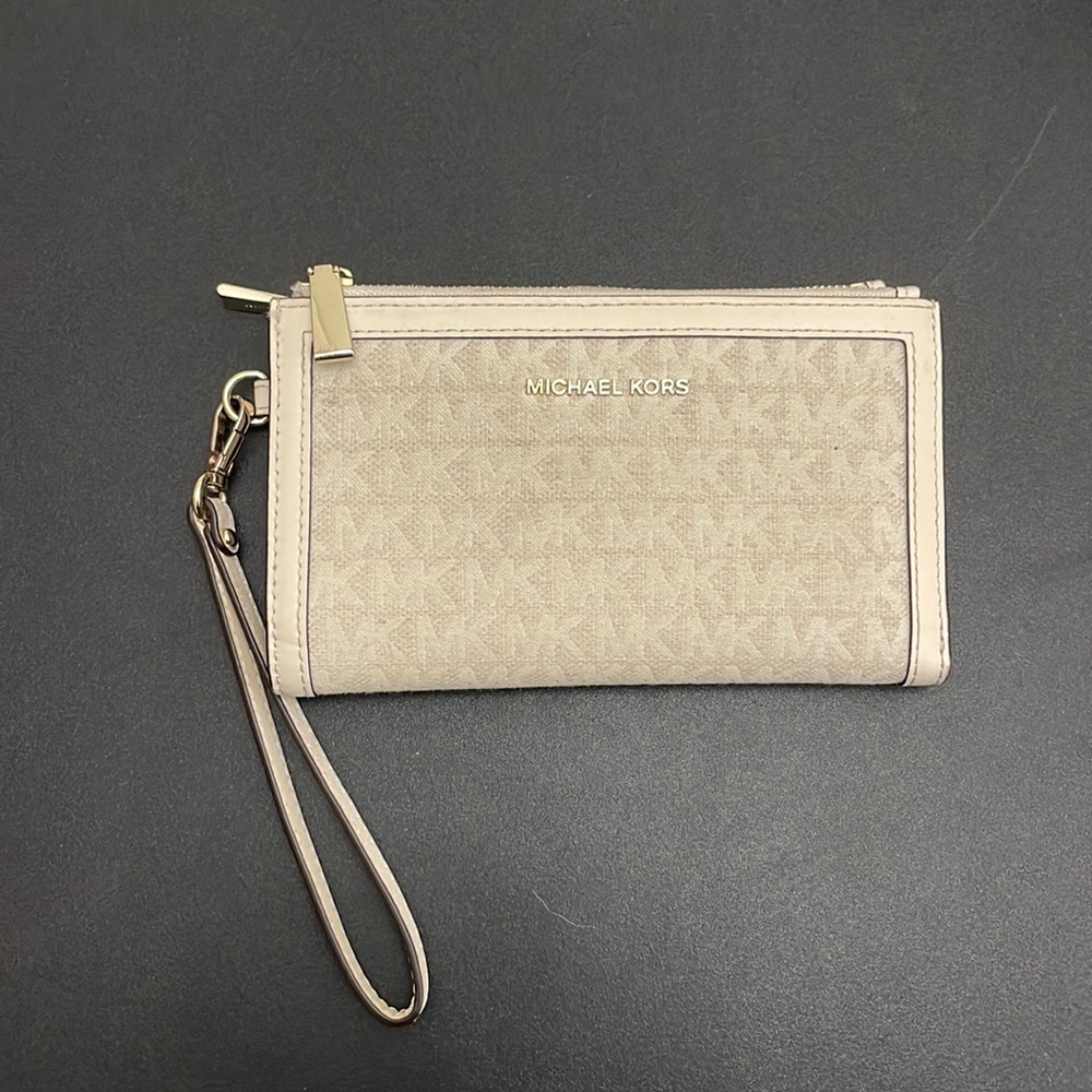 Michael kors wallet